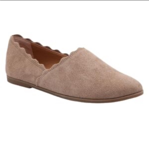 Lucky Brand Shoes - Lucky brand cloeey leather scalloped flats